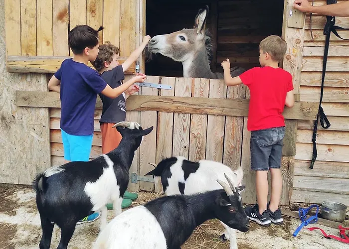 Letniskowe Nad Lakami Holiday home Klodzko